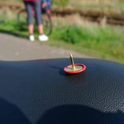 Mauerweg - Wer streut denn da Reißzwecken?!