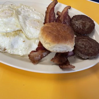 Roundies Restaurant - Bossman Breakfast - Breakfast & Brunch Near Me - Hopkinsville, Kentucky