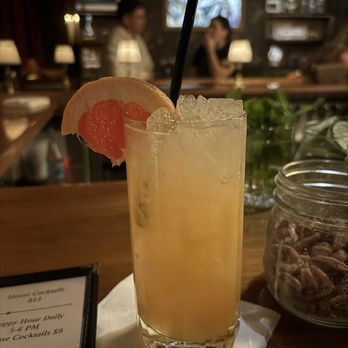 Cleo Club - Paloma - Wine Bars Near Me - Kansas City, Missouri