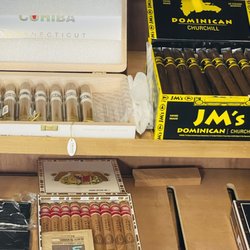 Royal Gift & Smoke Shop