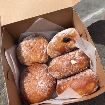 A Leonard's Bakery - Desserts Near Me - Waipahu, Hawaii