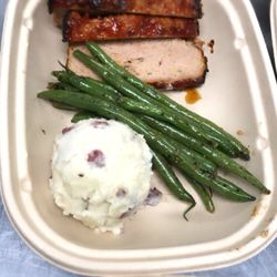 Phresh Gourmet - Turkey meatloaf with mashed potato