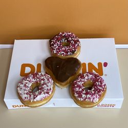 Dunkin' - Gotta love V-Day!