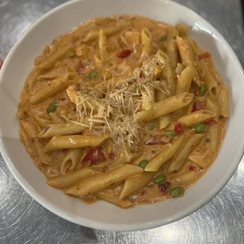 Fugazzis - Spicy Chipotle Chicken Pasta - Diners Near Me - Visalia, California