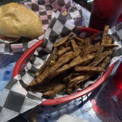 Goofy's Bar and Grill - The fries we nasty