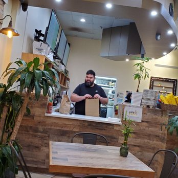 Füdgarten - Mike is the man.. this place has delicious food with pretty fast service considering its made fresh!! - New American Near Me - Fort Lee, New Jersey