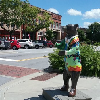 Downtown Hendersonville - Standing bear on main st - Landmarks & Historical Buildings Near Me - Hendersonville, North Carolina