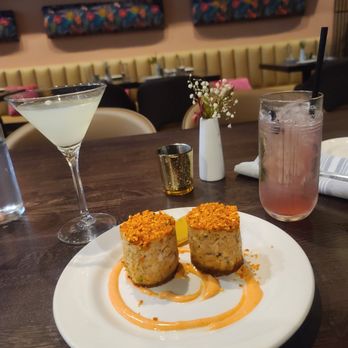 Dorothy's Downtown - Crab Cakes Lemon Drop/Jackson Square - Cocktail Bars Near Me - Jacksonville, Florida Dorothy's Downtown - Crab Cakes Lemon Drop/Jackson Square - Cocktail Bars Near Me - Jacksonville, Florida