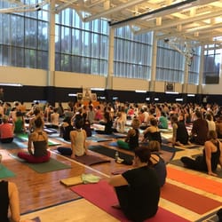 St. Joseph's University - Sharath Jois... Pattabhi Jois' grandson is in town.. Over 300 Ashtangis under one roof
