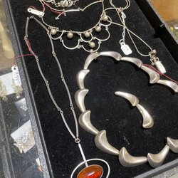Hot Couture-Vintage Fashion - Vintage jewelry