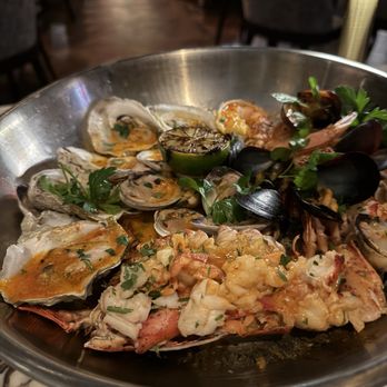 Carversteak - Petite plateau - Steakhouses Near Me - Las Vegas, Nevada