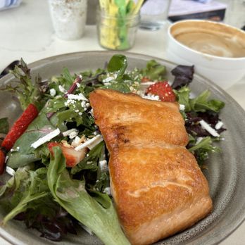 Ox & Ocean - Salmon salad and mocha - Breakfast & Brunch Near Me - Oxnard, California
