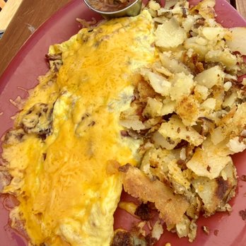 The Stove Restaurant - bacon & cheddar omelette - Breakfast & Brunch Near Me - Mammoth Lakes, California The Stove Restaurant - bacon & cheddar omelette - Breakfast & Brunch Near Me - Mammoth Lakes, California