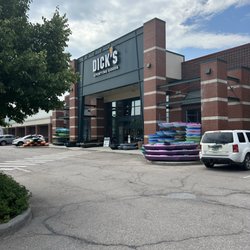 DICK'S Sporting Goods