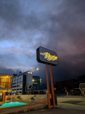 The Tangerine - a Burbank Hotel by null