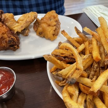 Cafe Genevieve - Fried chicken with fries. - Breakfast & Brunch Near Me - Jackson, Wyoming Cafe Genevieve - Fried chicken with fries. - Breakfast & Brunch Near Me - Jackson, Wyoming