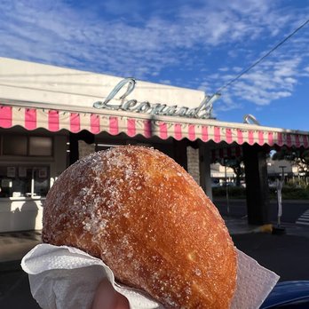 Leonard's Bakery - Malasada - Bakeries Near Me - Honolulu, Hawaii