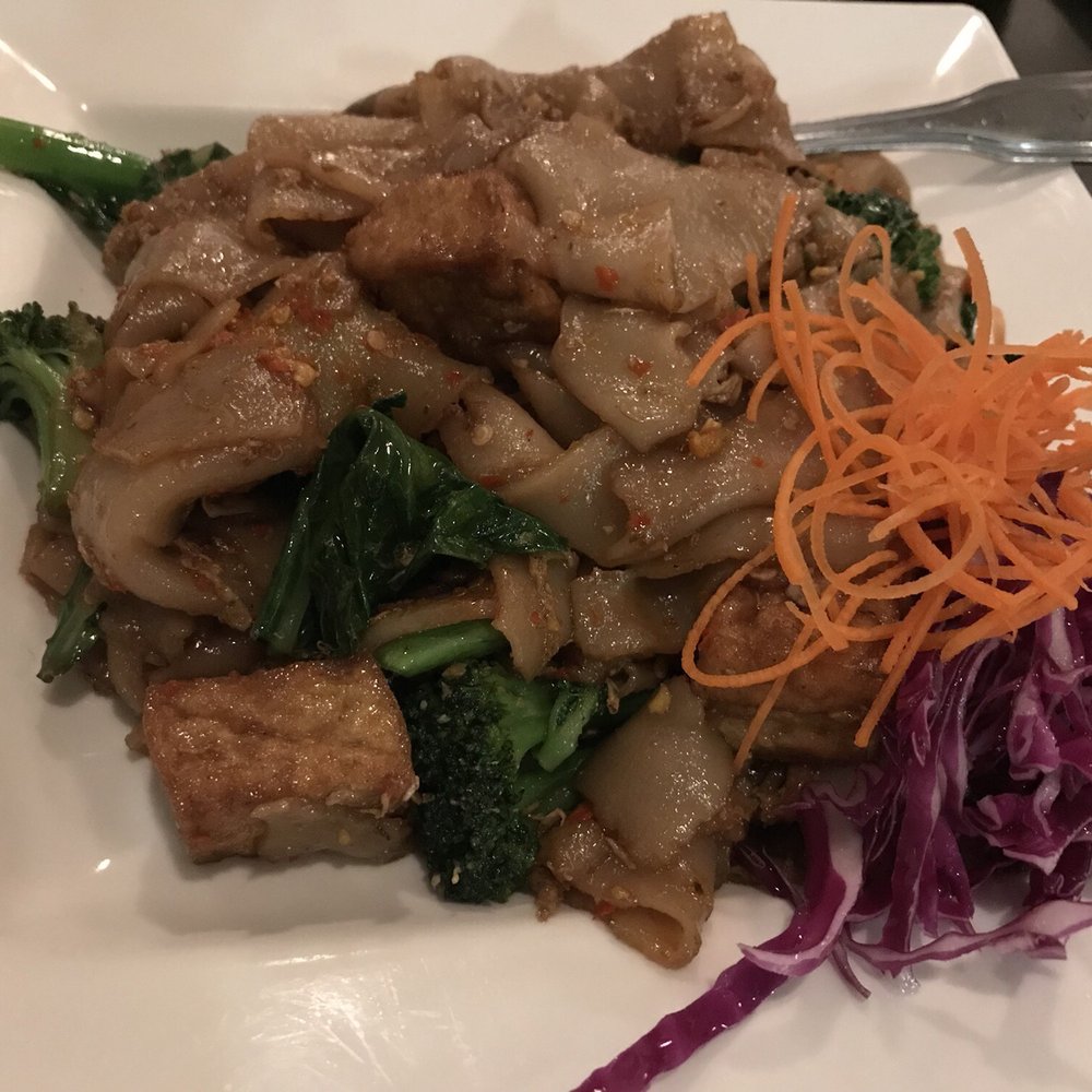 Andy's Thai Kitchen - Pad See Ew - Thai Near Me - Chicago, Illinois