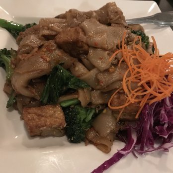 Andy's Thai Kitchen - Pad See Ew - Thai Near Me - Chicago, Illinois