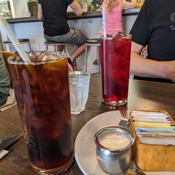 Oak Hill Post - Cold Brew and Hibiscus Mint Iced Tea - New American Near Me - Pittsburgh, Pennsylvania