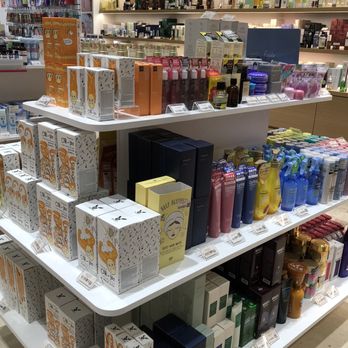 Senti Senti - Closeup shot of the Products - Cosmetics & Beauty Supply Near Me - Brooklyn, New York Senti Senti - Closeup shot of the Products - Cosmetics & Beauty Supply Near Me - Brooklyn, New York