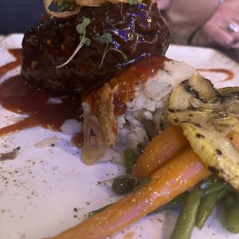 Angry Cactus - Meatloaf, mashed potatoes, and carrots and green beans. - New American Near Me - San Angelo, Texas