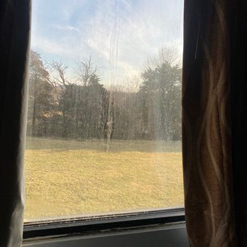 Econo Lodge Inn & Suites - Hotels Near Me - Middletown, Virginia