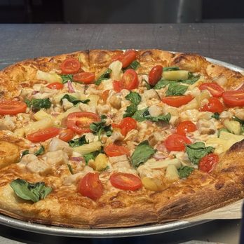Blaze Pizza - A hot and delicious Chicken BBQ, pineapple, tomato, spinach and extra cheese pizza. This is the best ever!!!! Julie A - Salad Near Me - Reno, Nevada Blaze Pizza - A hot and delicious Chicken BBQ, pineapple, tomato, spinach and extra cheese pizza. This is the best ever!!!! Julie A - Salad Near Me - Reno, Nevada