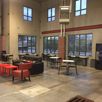 Z Cages - Customer lounge - Batting Cages Near Me - Henderson, Nevada