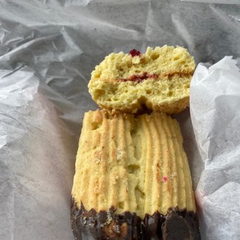 Bagels Your Way Cafe - Tasteless stale cookie - Bagels Near Me - Selden, New York