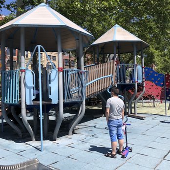 Hester Street Playground - Playgrounds Near Me - New York, New York