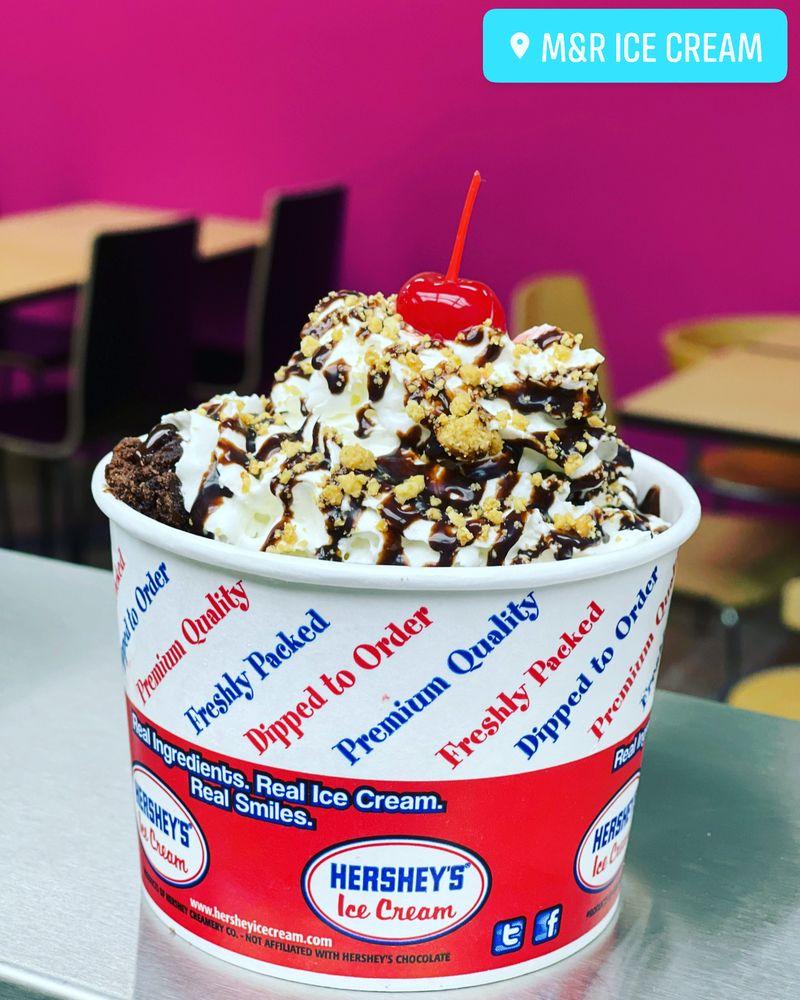 M&R ICE CREAM Logo