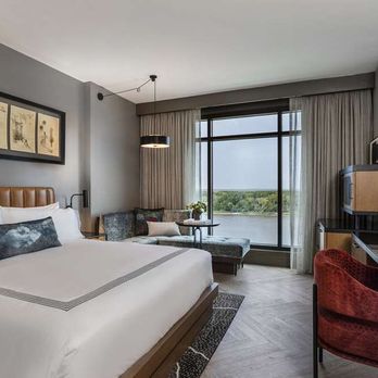 Thompson Savannah - Guest Room - Hotels Near Me - Savannah, Georgia Thompson Savannah - Guest Room - Hotels Near Me - Savannah, Georgia