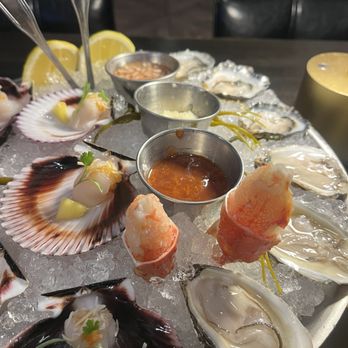 Salt & Pearl - Scallops oysters and snow crab - Seafood Near Me - Redondo Beach, California Salt & Pearl - Scallops oysters and snow crab - Seafood Near Me - Redondo Beach, California