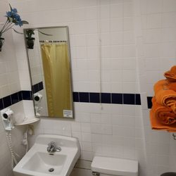 Fuel King - Typical shower.