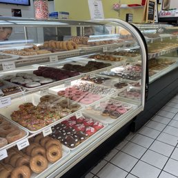 Donut case that welcomes you Donut case that welcomes you