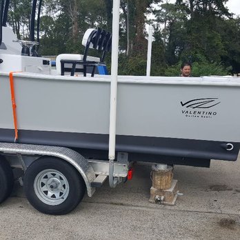 Cove Signs - Valentino Boats - Signmaking Near Me Cove Signs - Valentino Boats - Signmaking Near Me