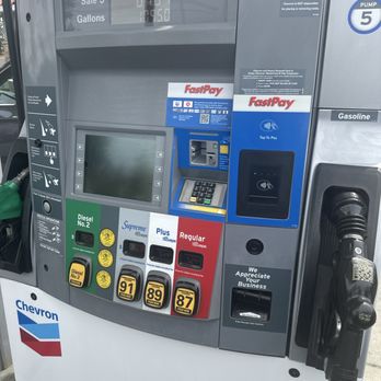 Chevron - Filling up - Gas Stations Near Me - San Jose, California Chevron - Filling up - Gas Stations Near Me - San Jose, California