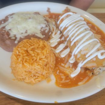 La Esquina Mexican Kitchen - Chicken enchilada. The chicken was tender and juicy. - Mexican Near Me - Folsom, California La Esquina Mexican Kitchen - Chicken enchilada. The chicken was tender and juicy. - Mexican Near Me - Folsom, California