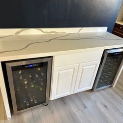 EB STONE SURFACES - Waterfall Wine Bar Back