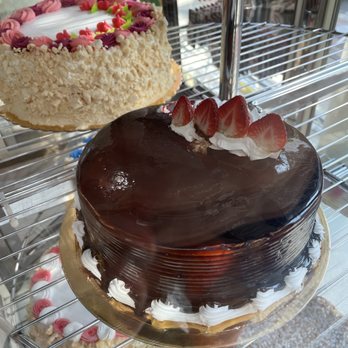 Argentina Bakery - Chocolate and dulce de leche Cake - Bakeries Near Me - Union City, New Jersey Argentina Bakery - Chocolate and dulce de leche Cake - Bakeries Near Me - Union City, New Jersey