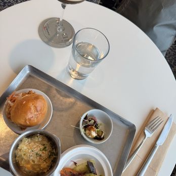 Capital One Lounge - Airport Lounges Near Me - Dulles, Virginia