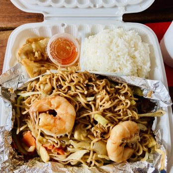 Naree Thai Restaurant - shrimp and noodles in a styrofoam container - Thai Near Me - Long Beach, California Naree Thai Restaurant - shrimp and noodles in a styrofoam container - Thai Near Me - Long Beach, California