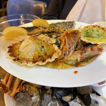 Fishworks - Combo. - Seafood Near Me - London, XGL