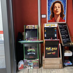 One19 Craft Kitchen and Brewery - Arcade games