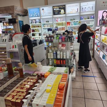 Rodeo Cosmetics - Cosmetics & Beauty Supply Near Me - Los Angeles, California