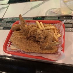 Replay Lounge - Chicken and fish combo