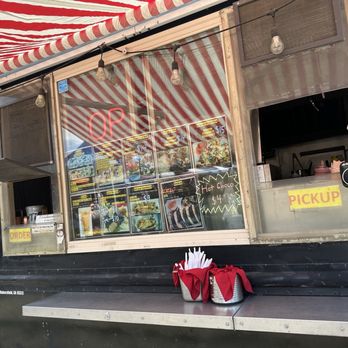 Babmokja Korean BBQ - the outside of a food truck - Korean Near Me