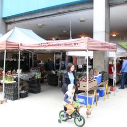 Riverdale Y Sunday Market