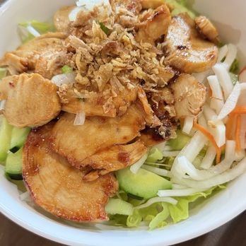 Retro Vietnam Restaurant - Amazing Chicken Vermicelli Noodles - Vietnamese Near Me - Brandon, Mississippi Retro Vietnam Restaurant - Amazing Chicken Vermicelli Noodles - Vietnamese Near Me - Brandon, Mississippi